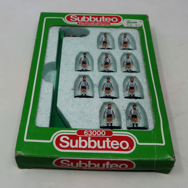 Vintage Subbuteo 63000 The Football Game Table Soccer Players Team Set Newcastle Dunfermline Paok 8 Boxed