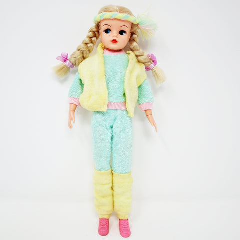 Vintage 1985 80s Pedigree Shaping Up Sindy Doll Sindy 033055X + 1985 High Energy Tracksuit Gilet Body Warmer Legwarmers Outfit Pink Trainers & HTF Headband Pretty Blonde Bunches Plaited Braided Hair Red Lips Rare